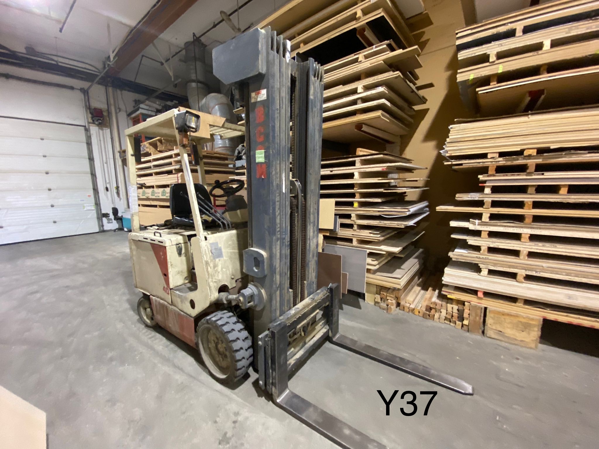 Nissan Electric Forklift 3000 LB Capacity